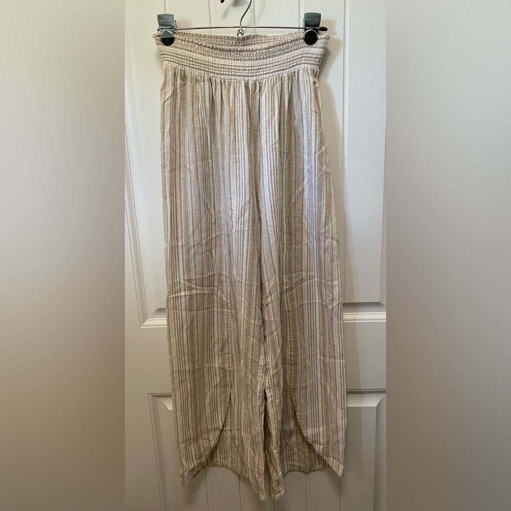 Land & Sea striped linen blend wide leg pants. Size Medium. Elastic waist